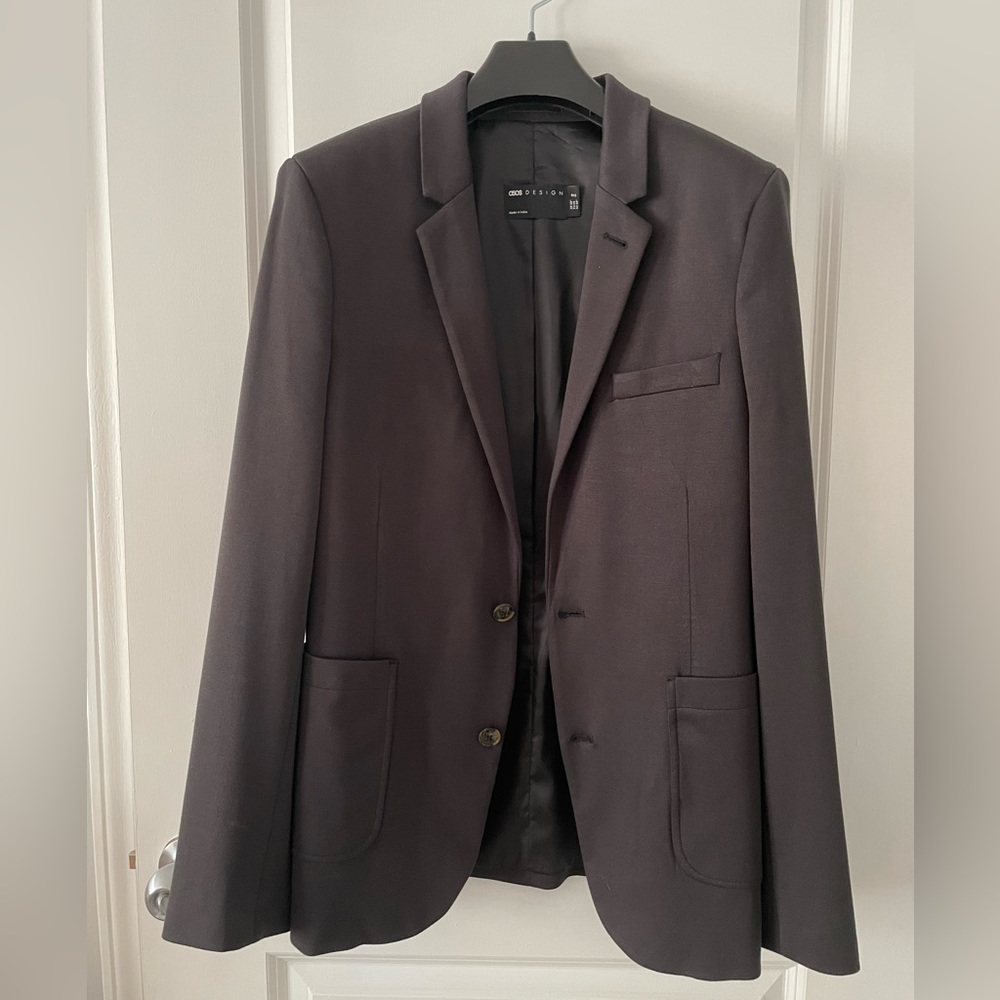 ASOS Designs men’s suit jacket. Size Regular, US 38”